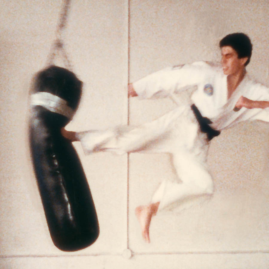 Erwin tugo karate kogwecho gi ka bathe. Ogweyo bag moro motue koliero.