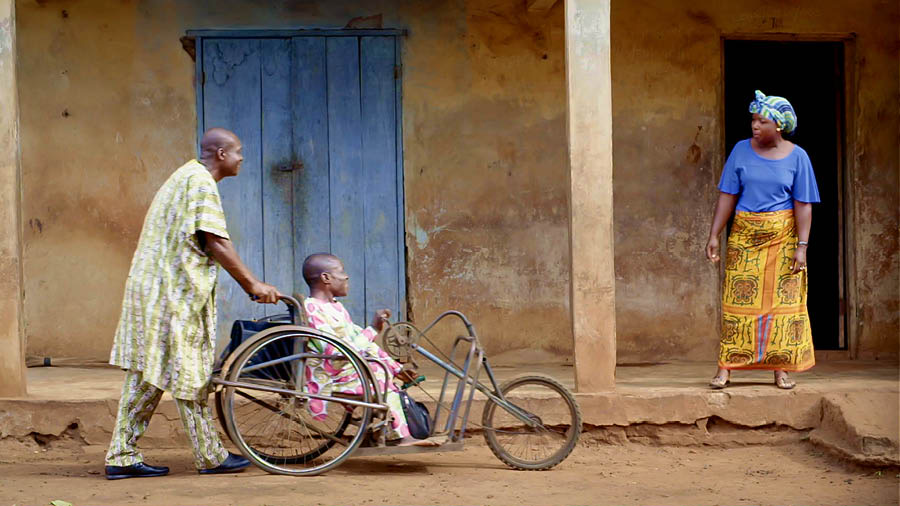 Owete ariyo manie tij lendo dwa lendo ne mama moro. Owadwa moro obet e wheelchair to owadwa machielo dhire.