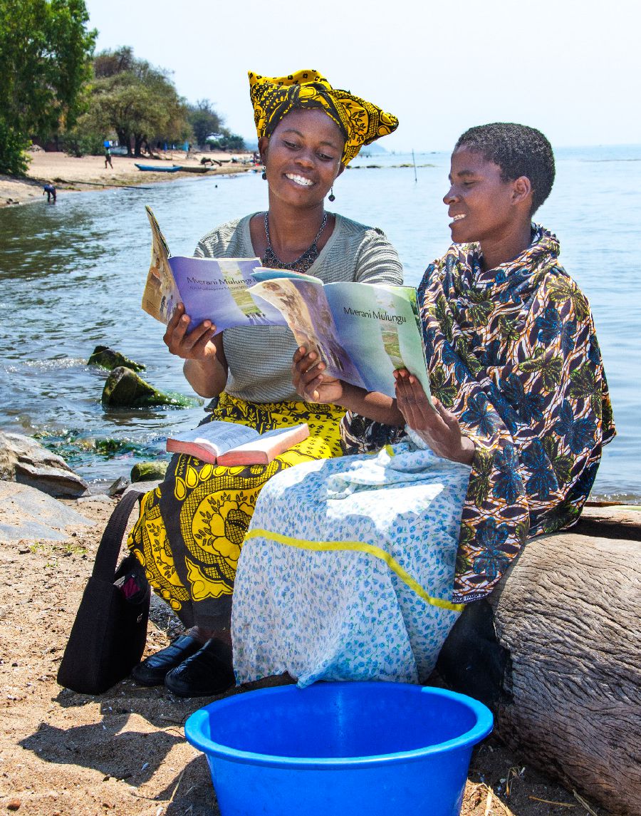 Taihu ta be Dirava Ba Kamonai Henia Bona Ba Mauri Hanaihanai buklet e ḡaukaralaiamu bona ena stiuden be Dirava Ba Kamonai Henia buklet e ḡaukaralaiamu