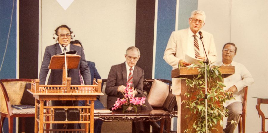 Felix Fajardo ese Tadikaka Albert Schroeder ena tok e hahanaiamu, laḡani 1983 ai