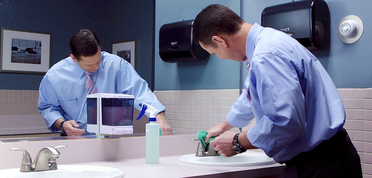 Enn frer pe netway lavabo dan Lasal Renion