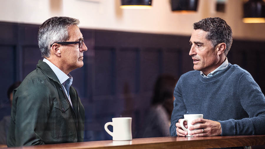 Enn frer pe ekout bien seki enn lot frer pe dir li.