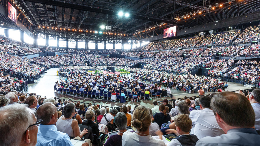 Estadio kum ra aidrubanka kau tara ra wan Jehova witniska nani ba pantalla tara nani bâk lilka kum kaikisa.
