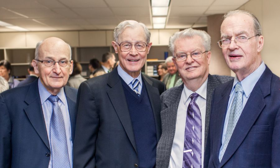 Omumwatate David Sinclair e li naRobert Wallen, Charles Molohan nosho wo Don Adams