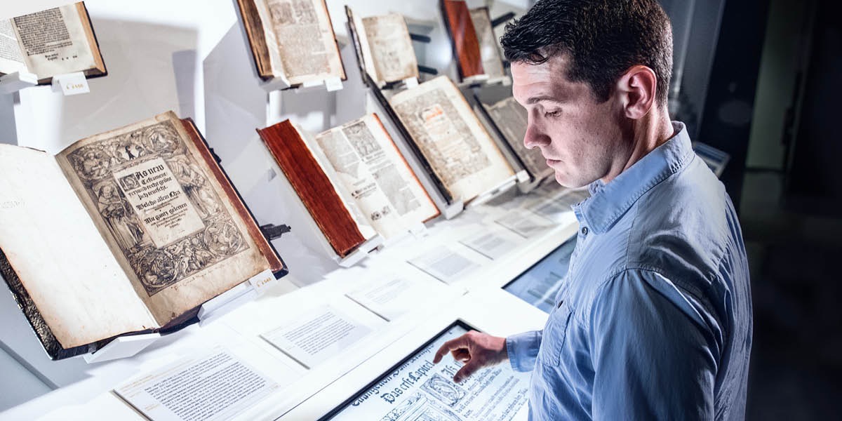 Se tlakatl kimitstika biblias tlen youejkauj onochijchiujkej ipan se museo