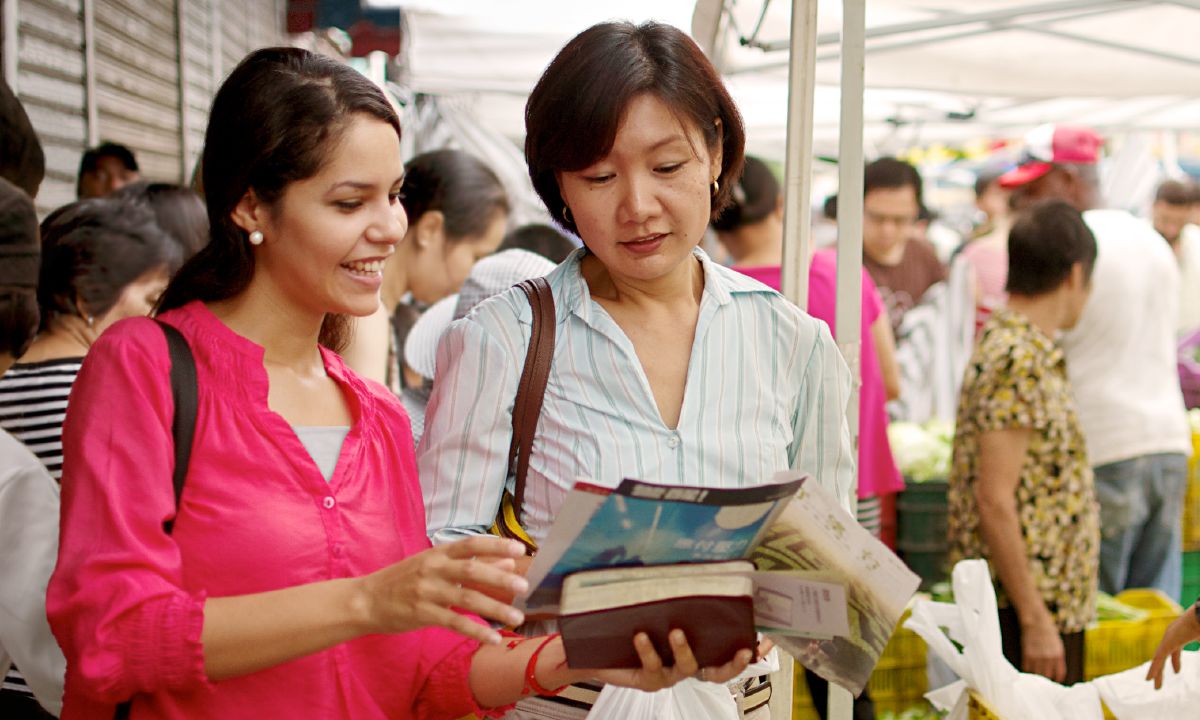 Matakainaga fifine fuata ne fakamatala he taha vagahau ne fakaako e ia