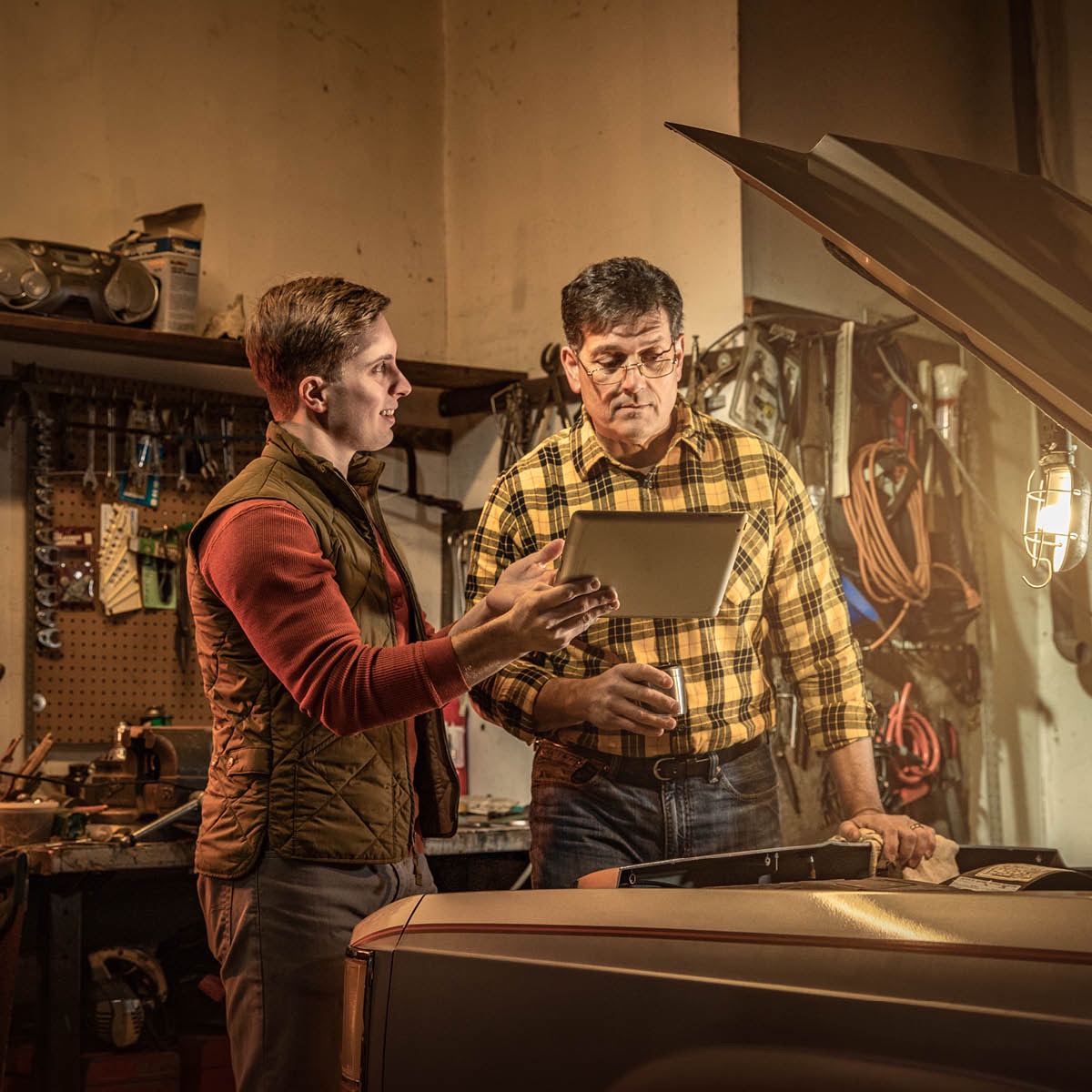 He lagomatai e ia e matua taane haana ne nakai tua ke taute e motokā, ne kumi he matakainaga fuata e magaaho mitaki ke fakakite age e vitiō he jw.org