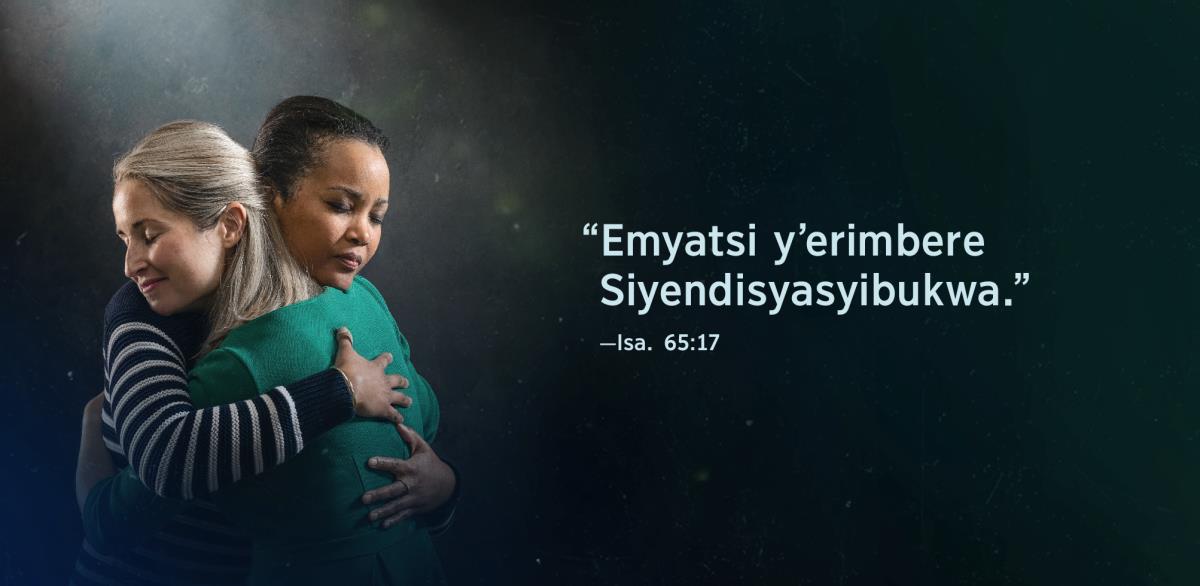 Ebinywa “Emyatsi y’erimbere Siyendisyasyibukwa,” eyiri omo Isaya 65:17, biri oho lutambi oko bali betu babiri abanemukumbatirana kandi abalangirikire ngoko batekene.
