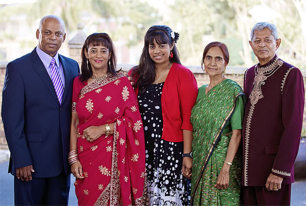 Nalini sammen med sin familie