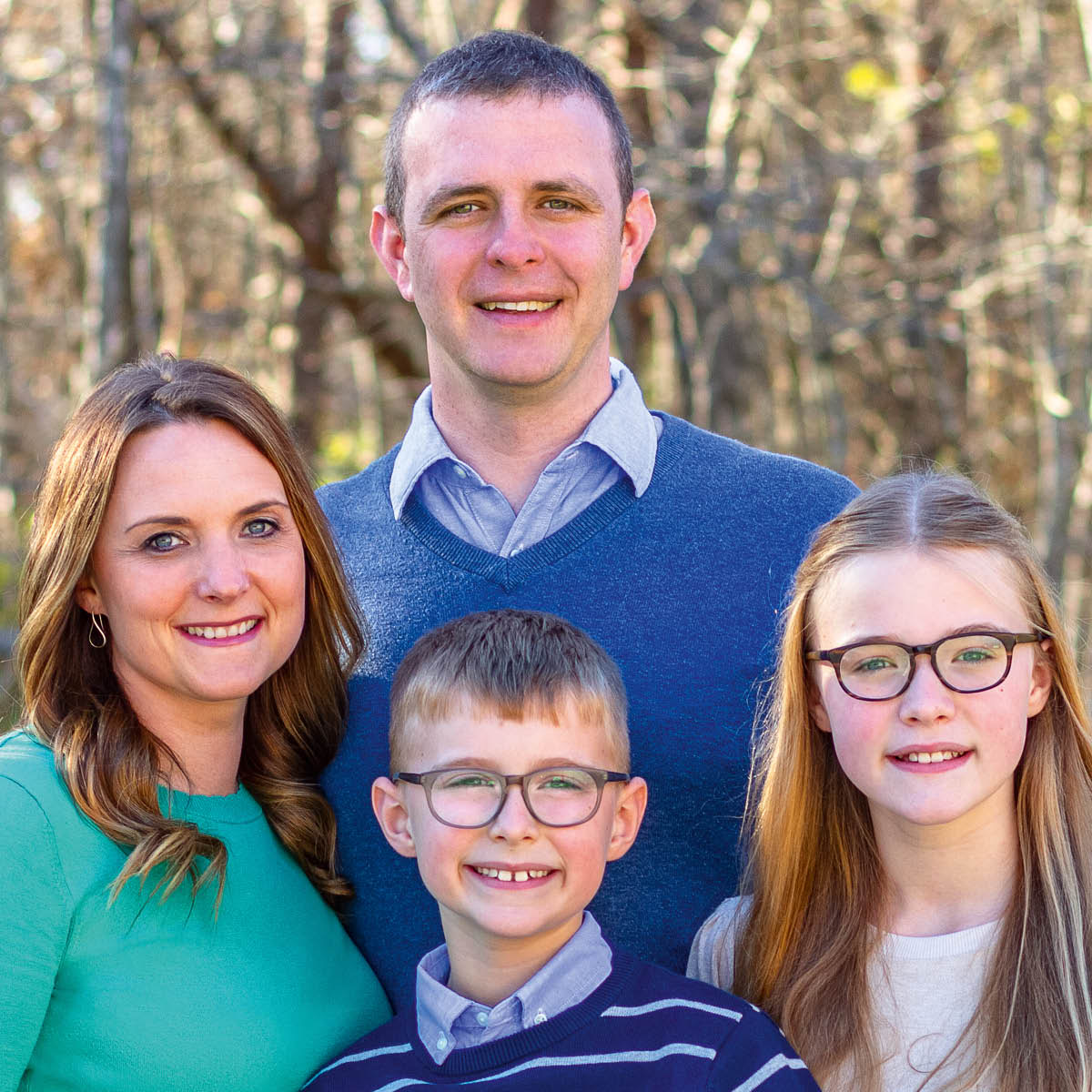 Nathan le Emma le bana ba bona, Eli le Hope.