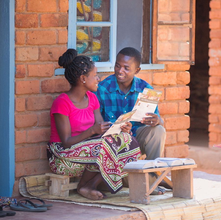 Banja linkucita pfunziro la Bibliya mwakuphatisa basa kabukhu ka mitsonkhano ka Moyo Wathu Wacikristau na Utumiki
