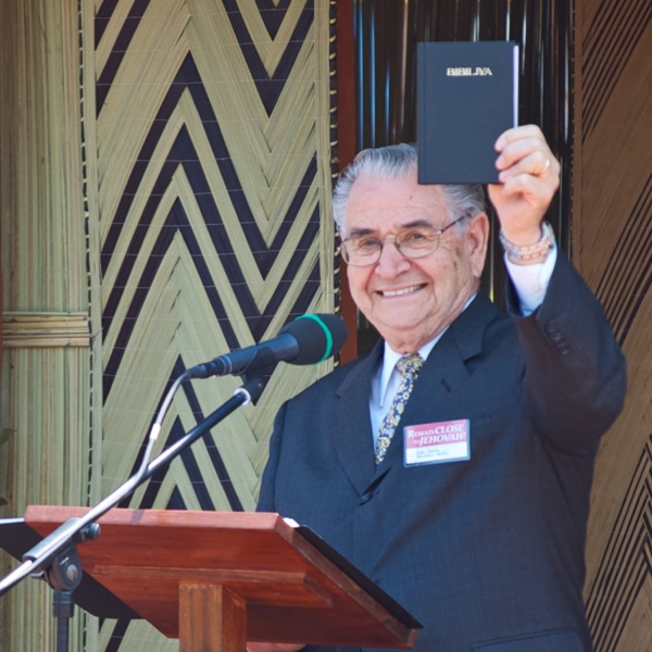 New World Translation of the Holy Scriptures rẹ a haphia uvuẹn Rwanda