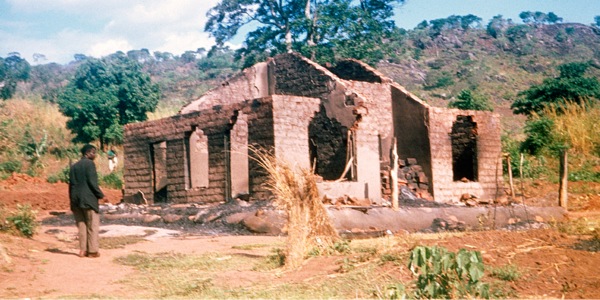 Mana ibidaan gubatee irraa hafe