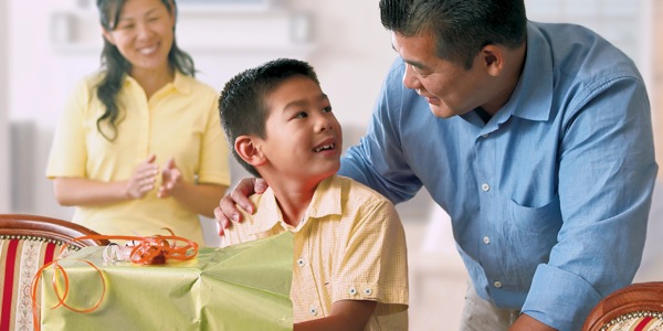 Anak ya lulukasan toy regalo na ateng to