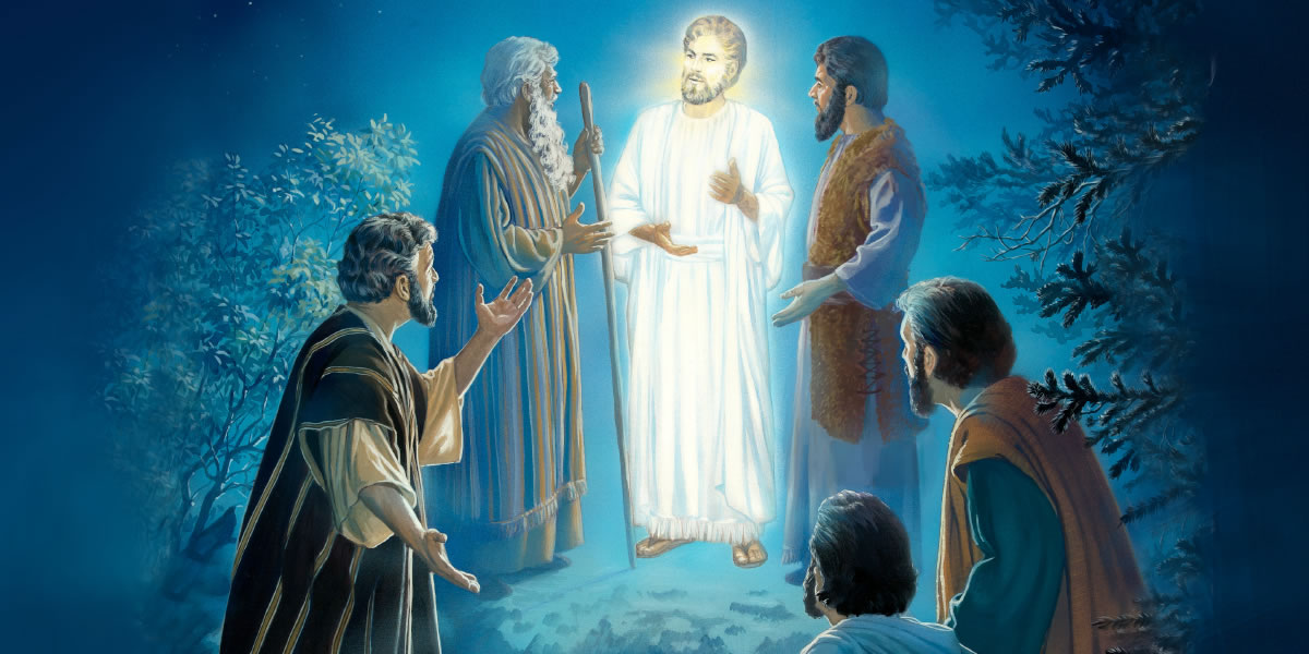 Hesus ta ser transfigurá dilanti Pedro, Santiago i Huan; Moises i Elías tambe ta aparesé den e vishon