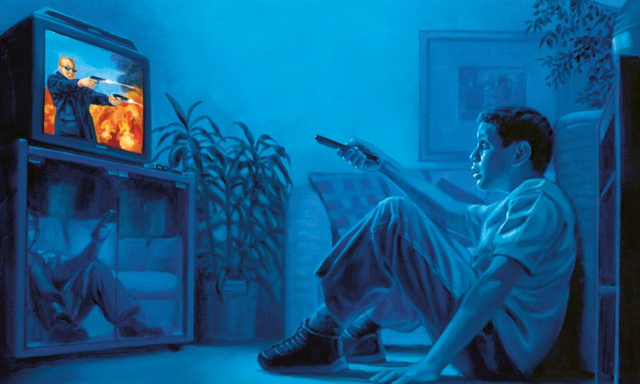 Un mucha hòmber ta wak un programa na televishon, ku ta violento