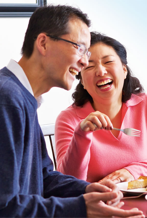 Husband and wife dey register their marriage