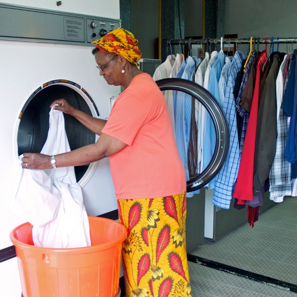 One Jehovah Witness wey dey work for were dem dey wash cloth for Bethel wey dey Kenya