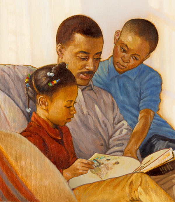 Papa dey read story for Bible with im pikin dem