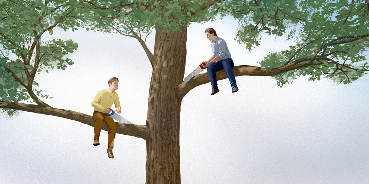Tufala man wea kros sidaon opposite each other lo branch blo wanfala tree. Each wan sawim branch wea hem sidaon lo hem.