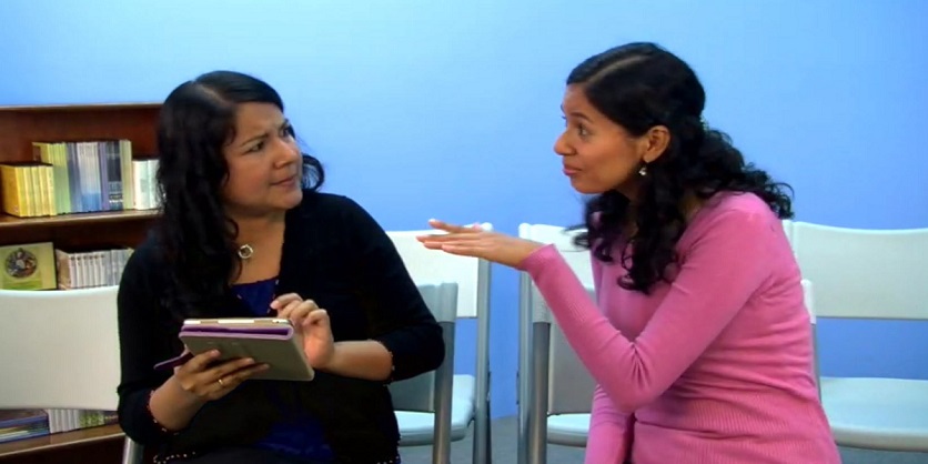 Alicia hablando con Lisi