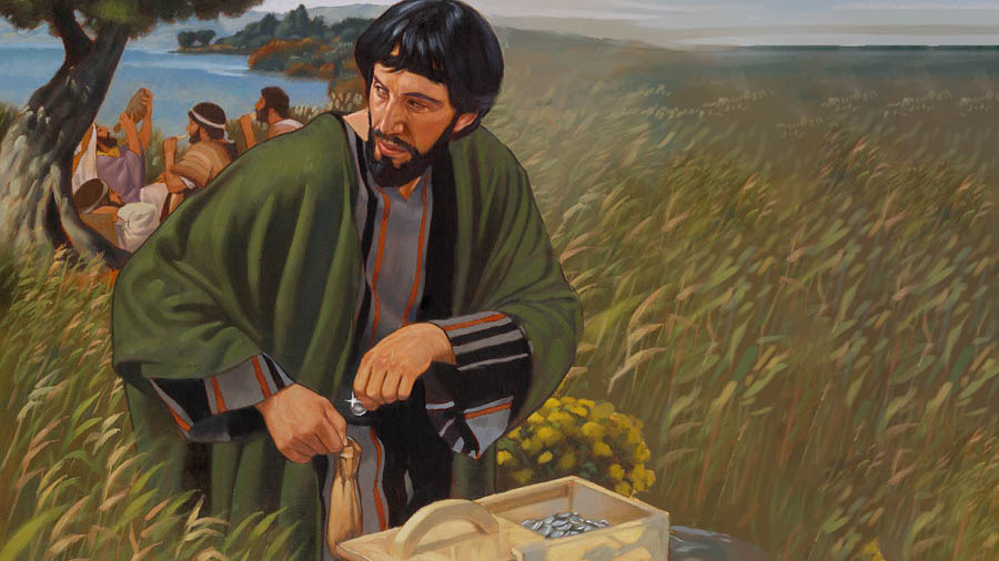 Judas Iscariotes rouba uma moeda da caixa do dinheiro e coloca-a numa bolsa.