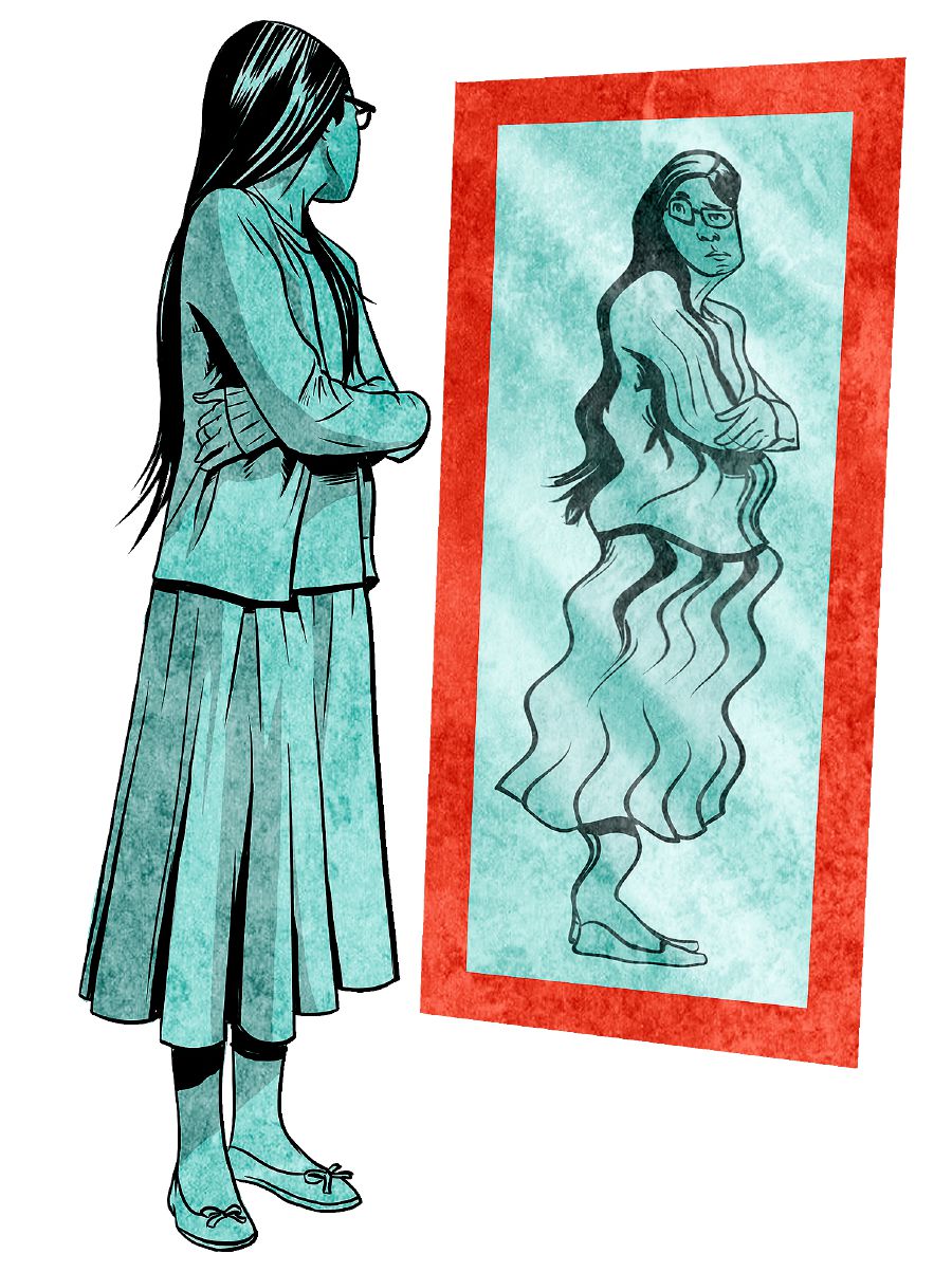 Uma adolescente vê-se ao espelho e observa uma imagem distorcida