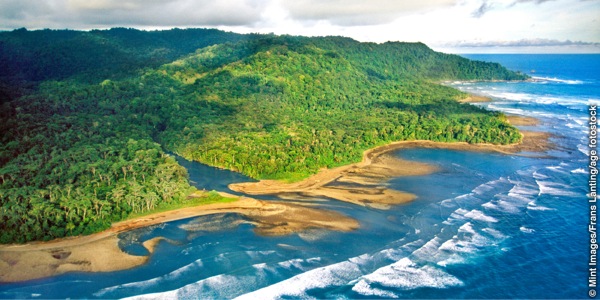 Vista aérea do litoral da Costa Rica
