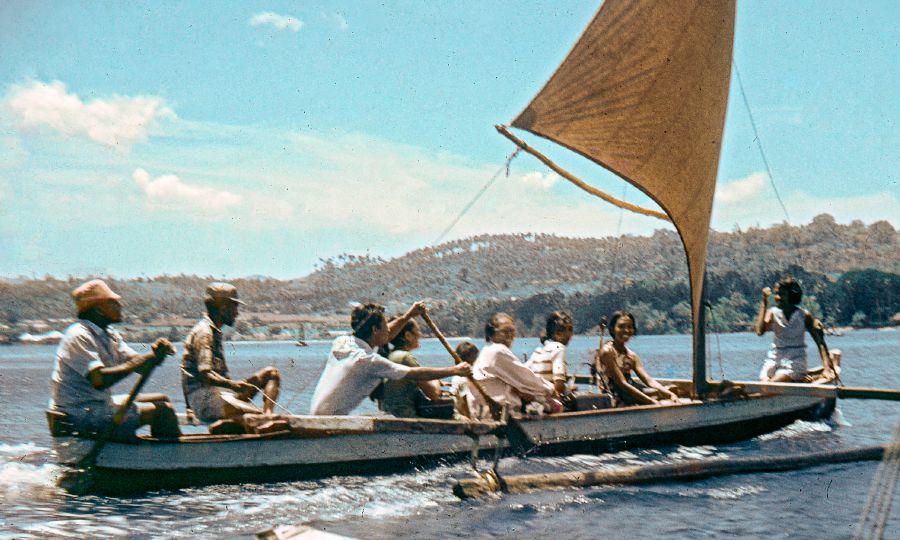 Publicadores indo pregar em Ambon, Molucas