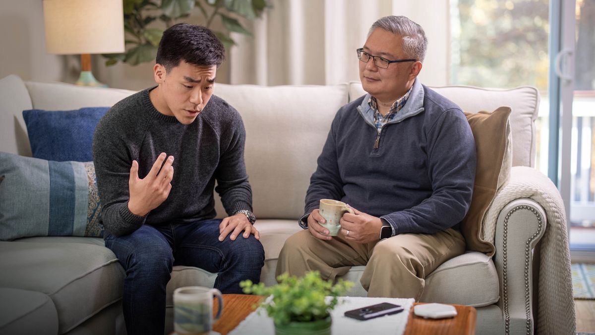Uj joven hermano uj kuraj hermanoman imaynachus kashasqanta wasinpi willarikushan.