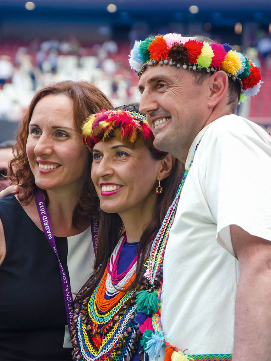 E qachalal re jalajoj taq tinamit tajin kkesaj jun kifoto pa jun asamblea internacional.