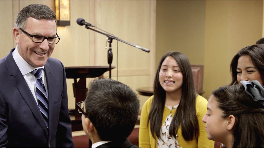 Jehová Diosca cꞌuyashcamantami disciplinan nishca video: Canonca congregacionpimi jovenlla huahuacunahuan parlacun.