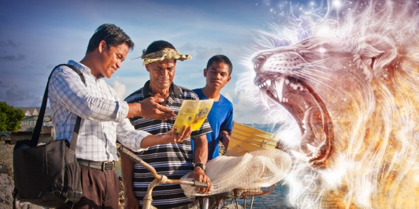 Akaari tetai papuritia i te aenga pepa ki nga tangata; tei te pae tetai riona ngunguru ia ratou