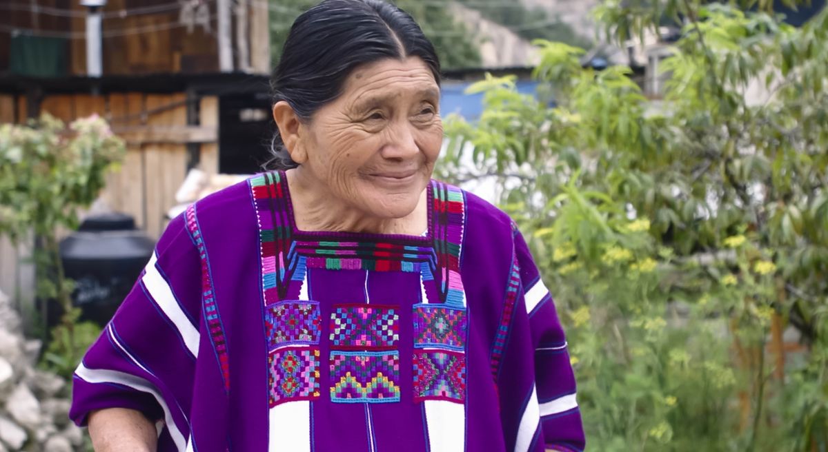 O slike ando video „Uvek mothov mangipe ki skupština–premalo phure“. I phen Paulina Santiz Gomez asala đi bešela anglo po ćher.