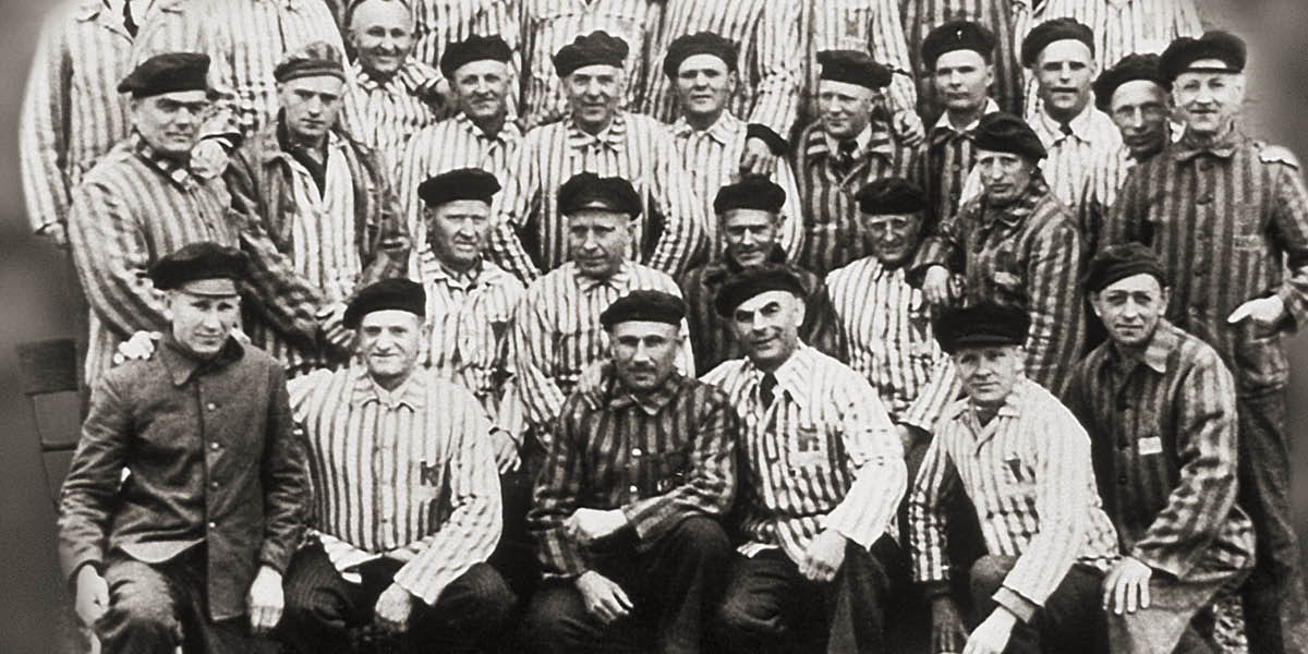 Узники концлагеря.