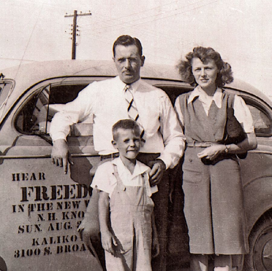 Томас Маклейн с родителями. 1940-е годы