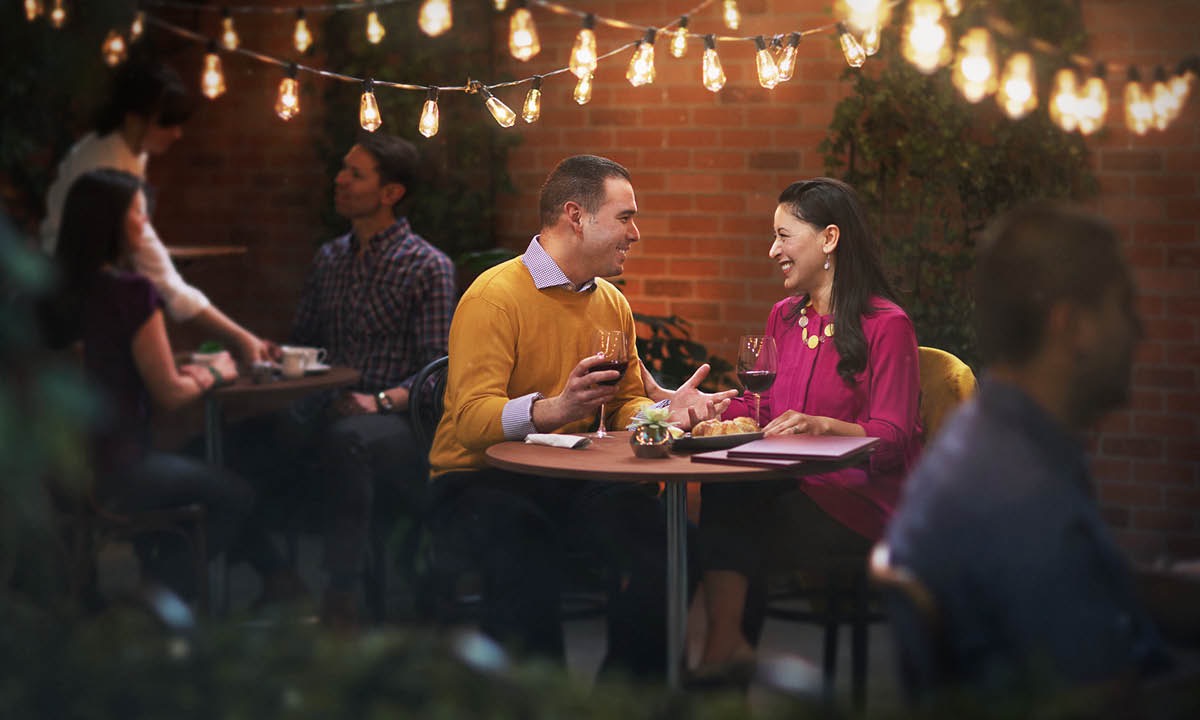 Mbeni koli na wali ti lo angbâ ti te ye na restaurant