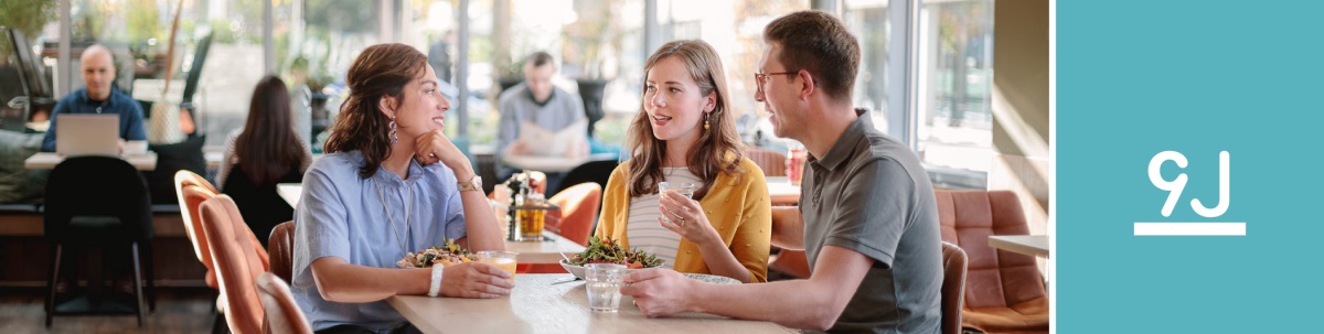 သင်ခန်းစာ ၄၂။ တစ်ကိုယ်ရေ ညီအစ်မနဲ့ မောင်နှံတစ်စုံ ကော်ဖီဆိုင်မှာ စကားပြောနေ။