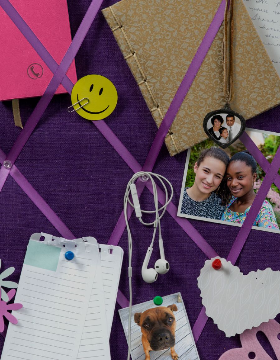 „Balíček prvej pomoci“ pri emocionálnej bolesti, v ktorom sú spomienkové predmety, povzbudzujúce biblické verše a pozitívne piesne, články a zážitky