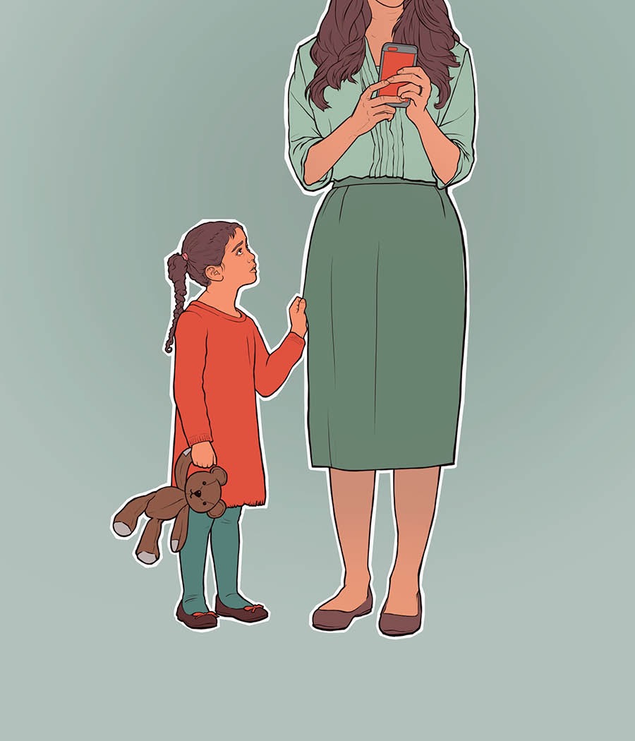 Matka sa pozerá do mobilného telefónu, zatiaľ čo sa jej dcérka snaží upútať jej pozornosť