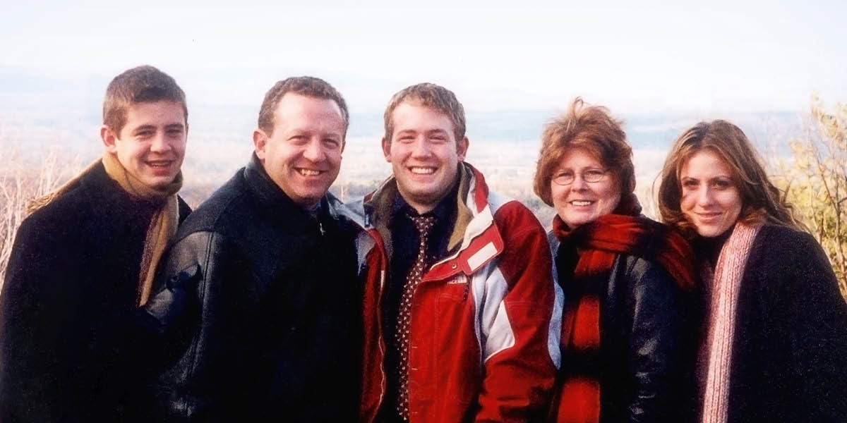 David Maza so svojou manželkou a všetkými troma deťmi