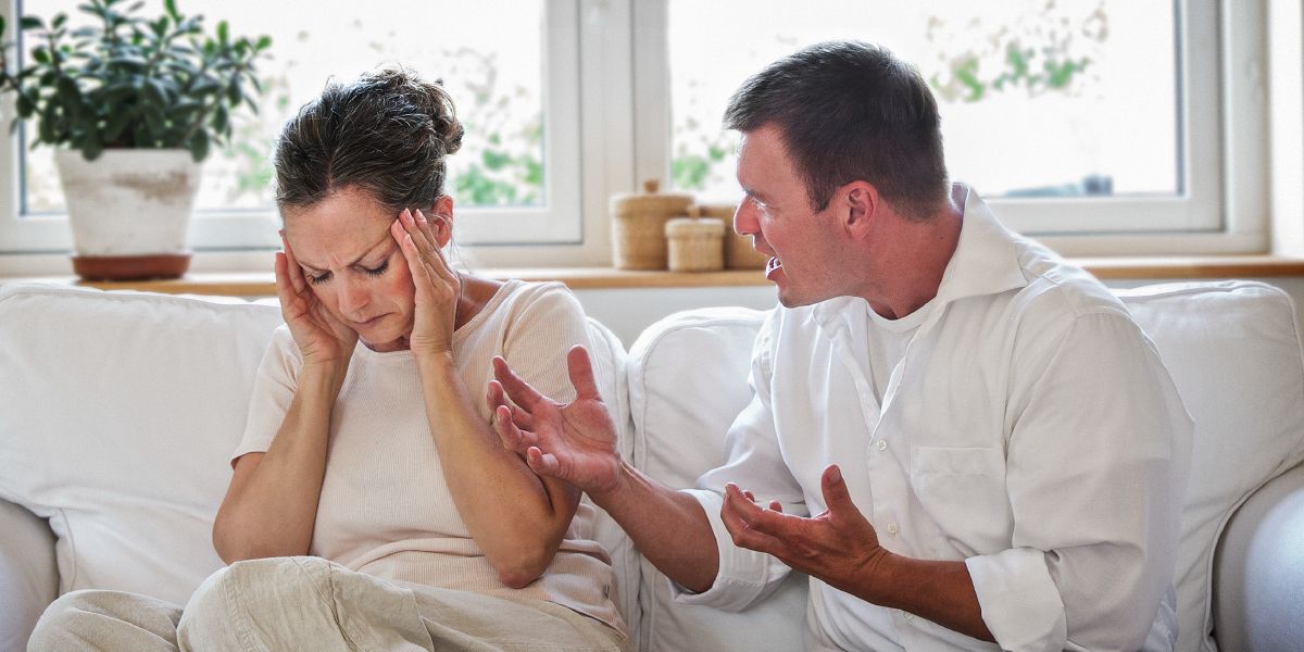 Murume ari kupopotera mukadzi wake