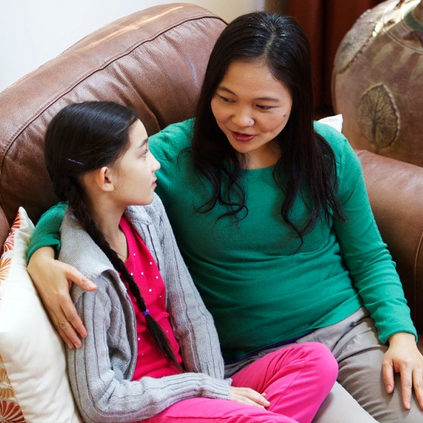 Amai vane hanya vari kukurukurirana nemwanasikana wavo