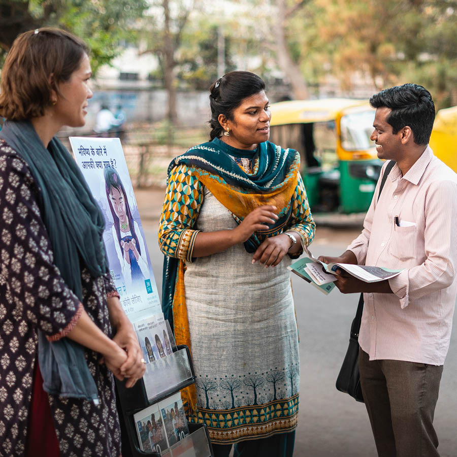 Tu sisa taanpu a wan bukuwagi bandja, nöö de ta peleiki da wan womi a di köndë de kai India.