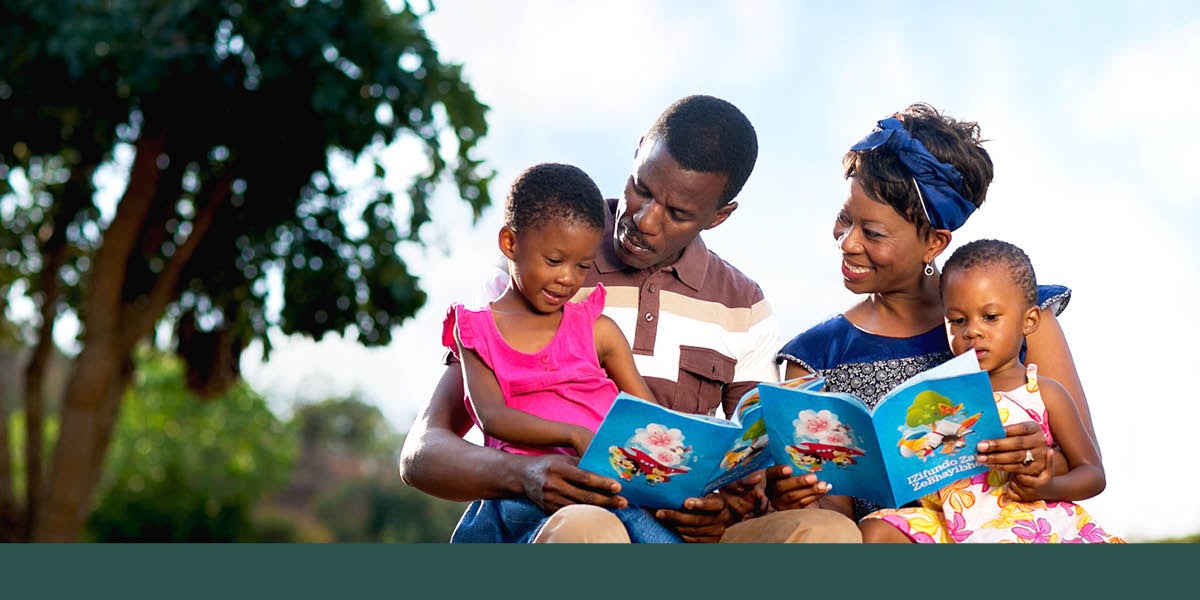 Wazazi nchini Afrika Kusini wakijifunza na watoto wao
