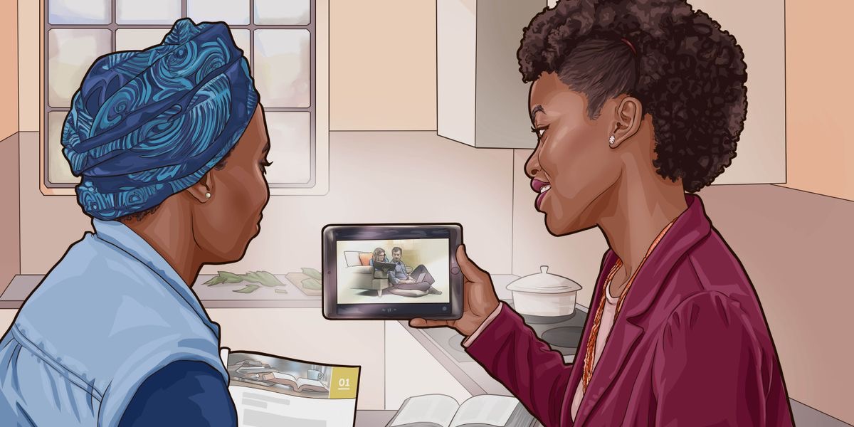 Dada akimwonyesha mwanamke video Kwa Nini Ujifunze Biblia?—Video Nzima kwenye kifaa cha kielektroni.