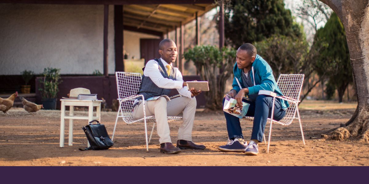Ndugu anaonyesha video mwanafunzi wake wa Biblia mu Afrique du Sud