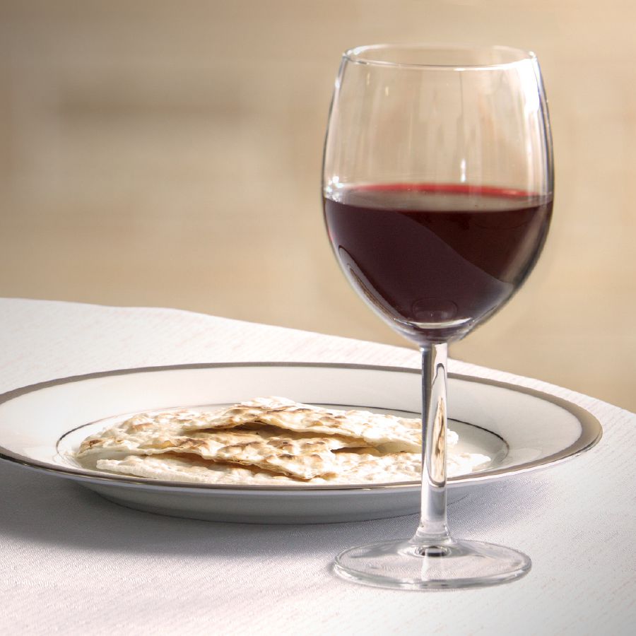 Osyrat bröd och rött vin