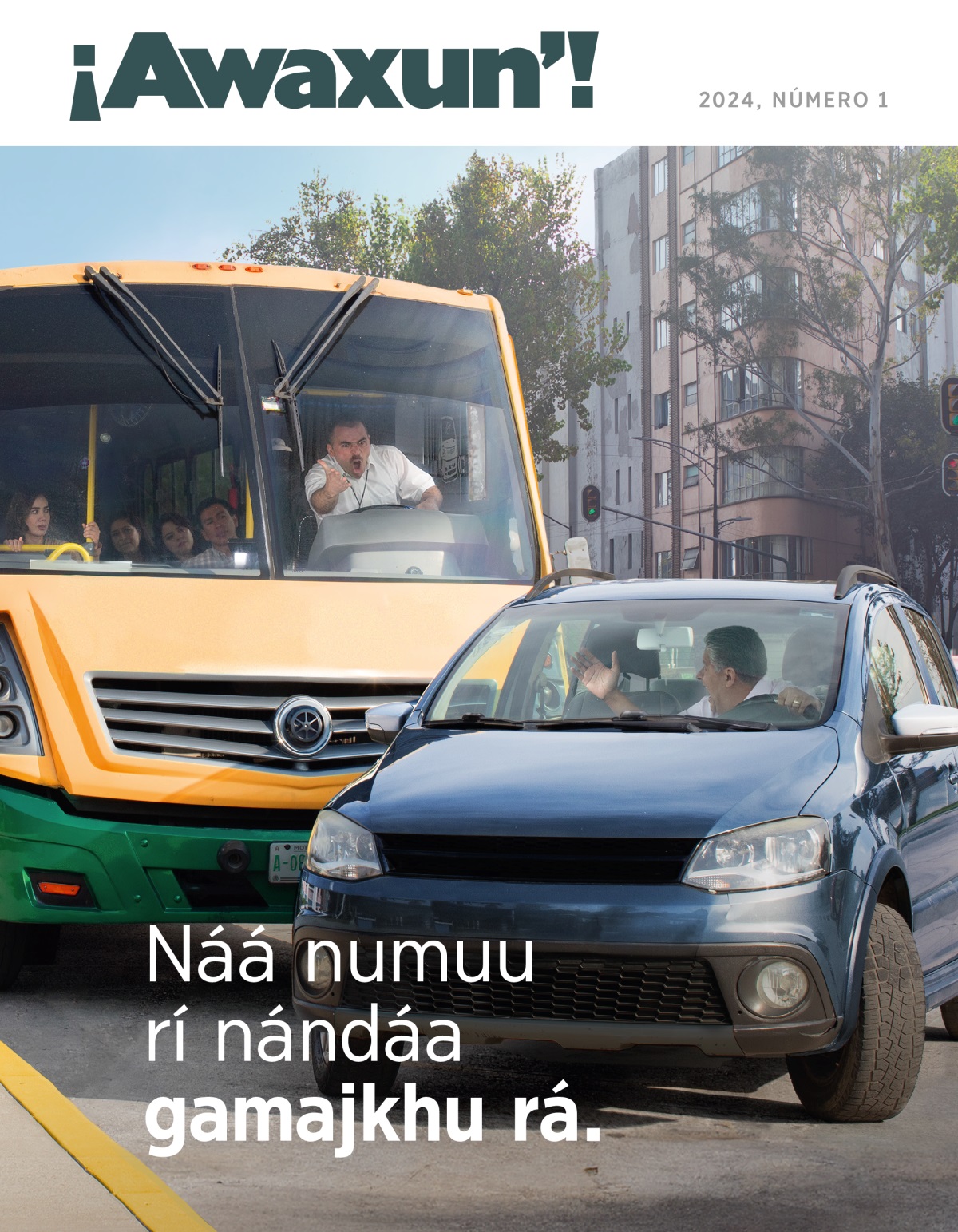 Xa̱bu̱ bi̱ na̱jkha̱ kayóo autobús ra̱ʼkhá tháán kiʼnáa nandxaʼwájmaa i̱mba̱a̱ xa̱bu̱ bi̱ na̱jkha̱ kayóo carro índo̱ ninújngoo rayáa náa carretera.
