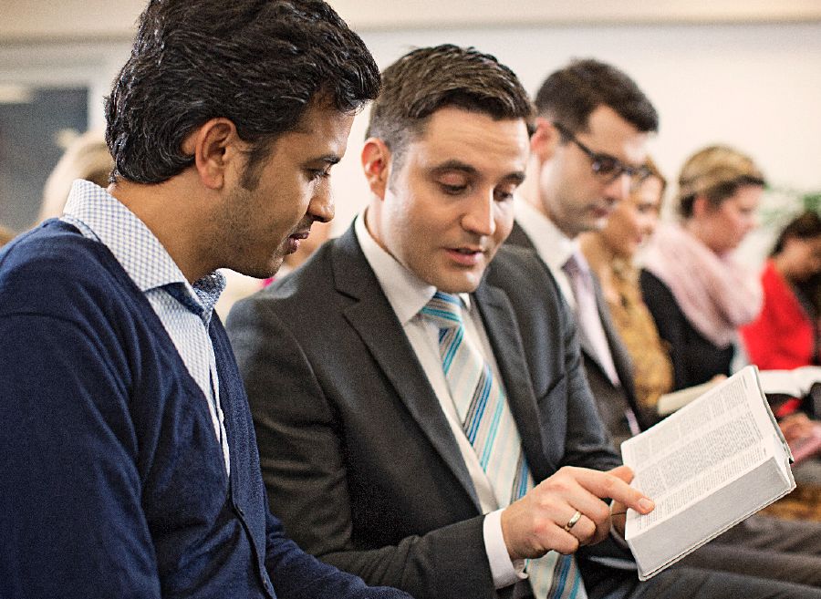 Mbáa ndxájulú ndaʼyoo Biblia ga̱jma̱a̱ bi̱ niʼthúu̱n maʼga̱ reunión